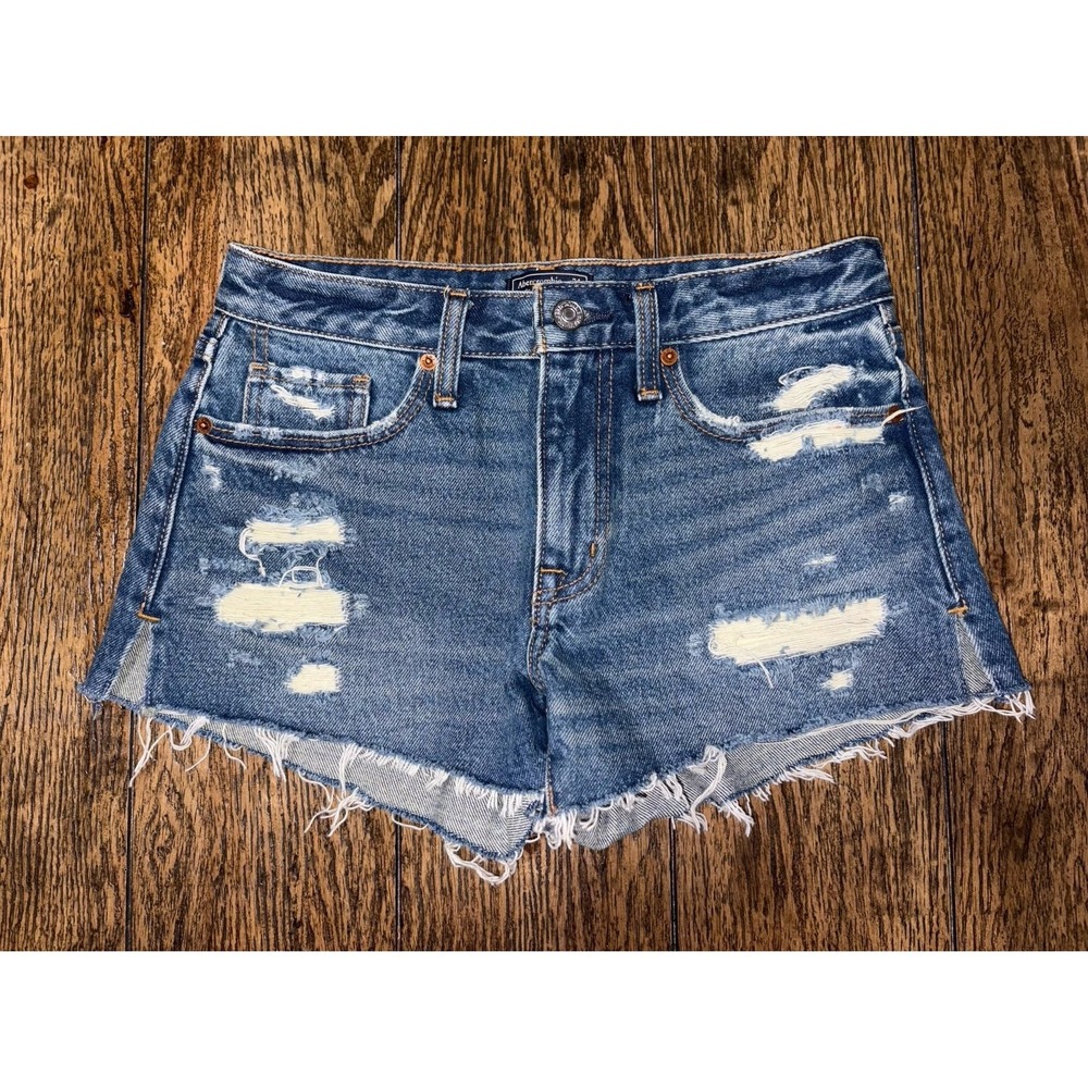 Abercrombie & Fitch low rise distressed shorts 24/00